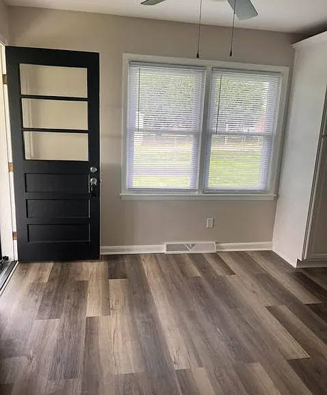 907 Dixiana Dr — Photo 5
