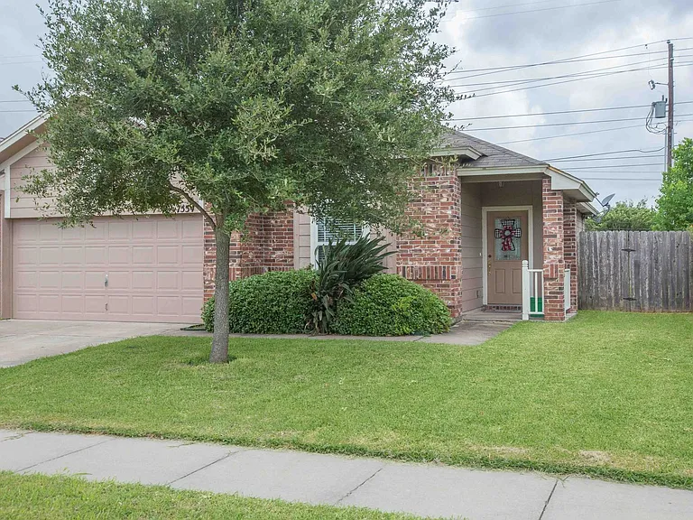 7534 Angelwing Dr — Photo 2