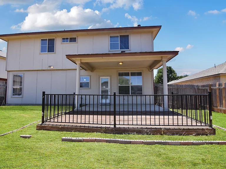 4903 Golden Gate Dr — Photo 29