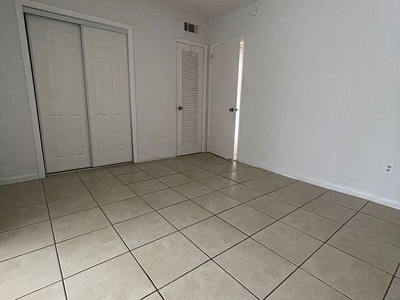 5th image of 2306 NW 9th Ave APT 3