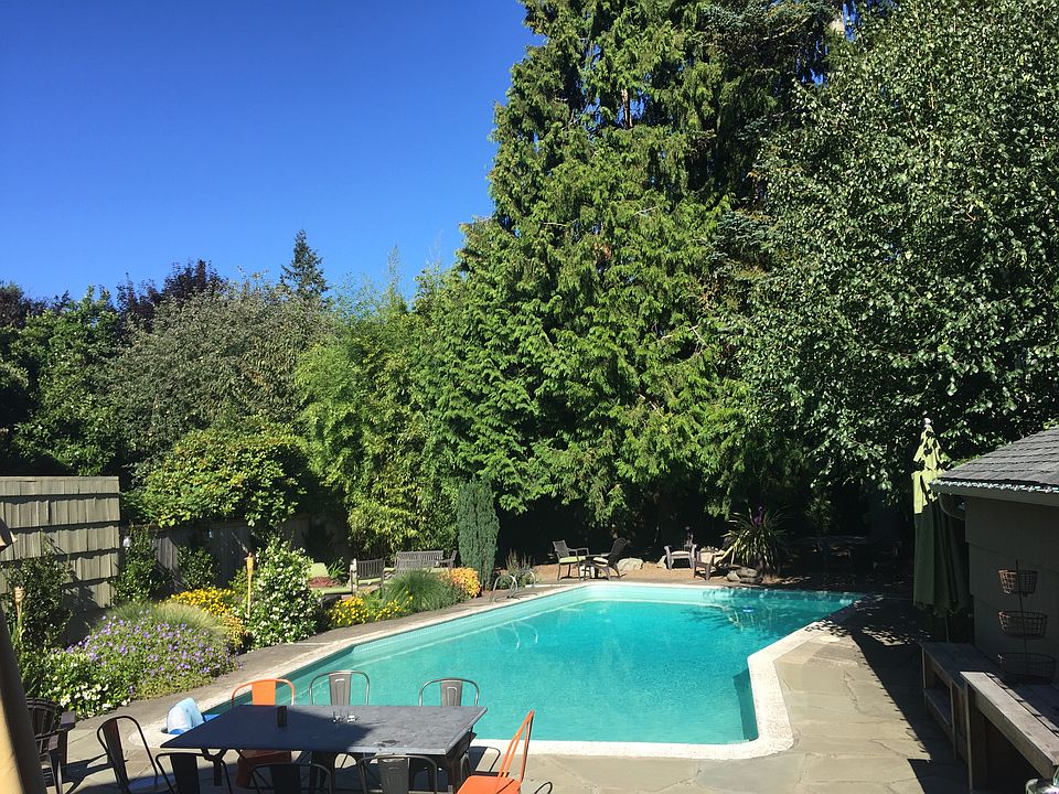 2nd image of 404 SE 53rd Ave