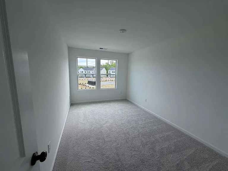 425 Venetian Dr — Photo 31