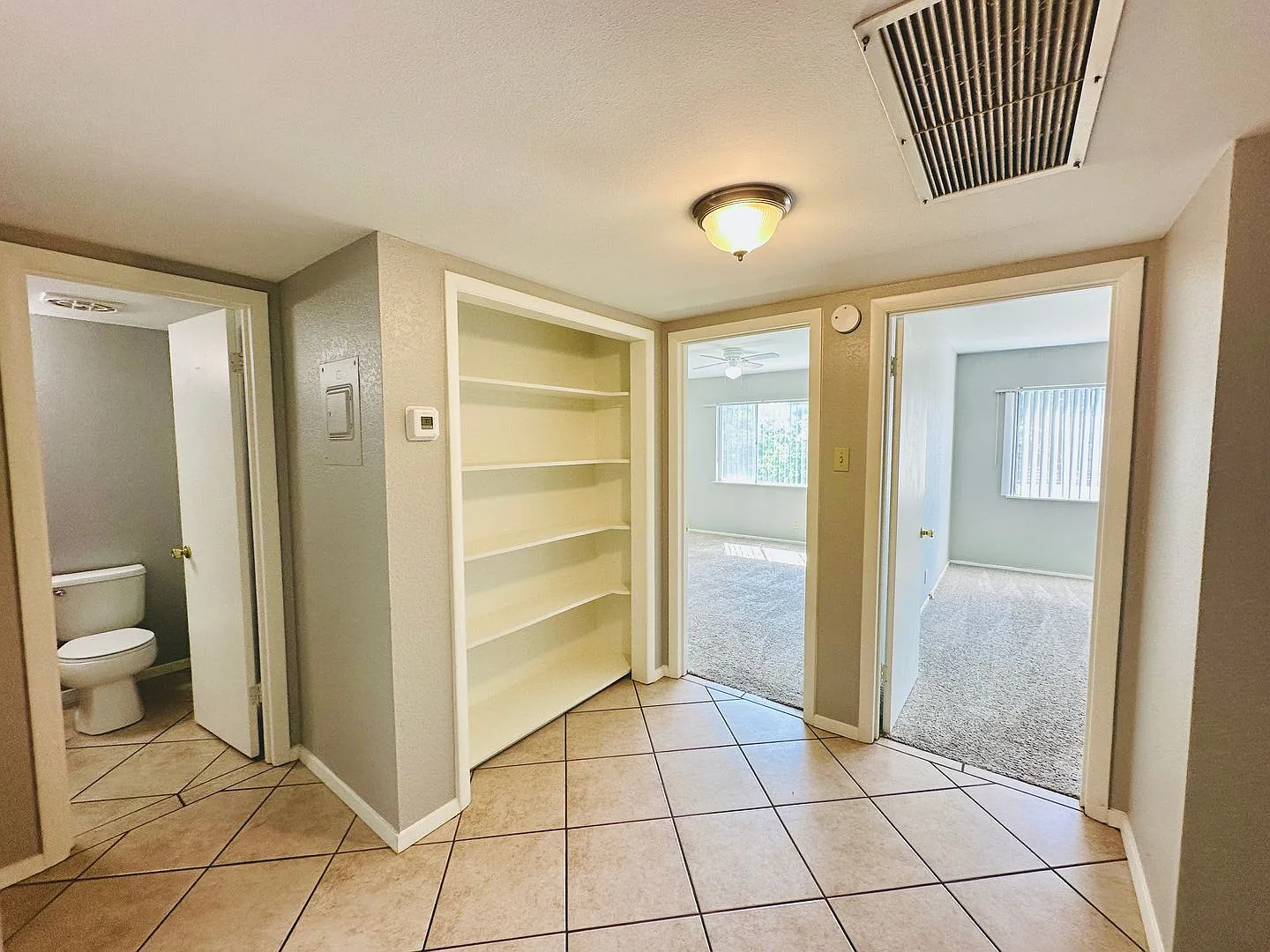 Fabulous landmark Downtown Austin property! Great downtown neighborhood! — Photo 2