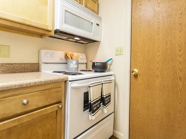 Westview Heights — Photo 15