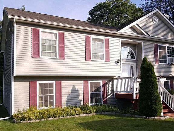 3rd image of 19 Manor Ln