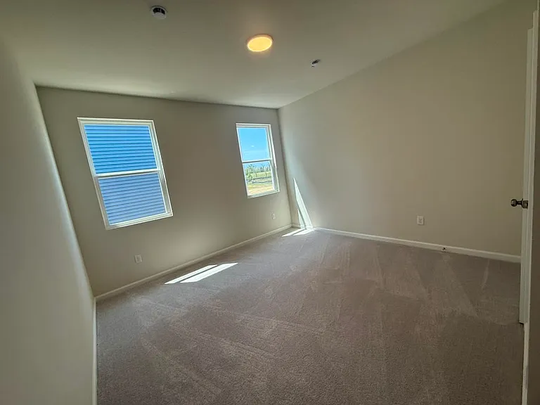 3802 Sterling Dr — Photo 32