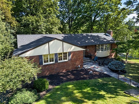 2nd image of 300 Scarboro Dr