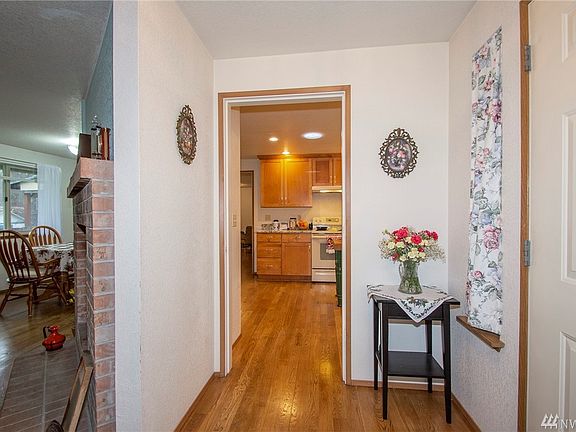 5th image of 1717 148th Street Ct S