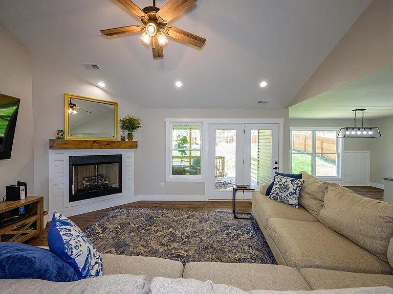 299 Hampton Rd — Photo 18