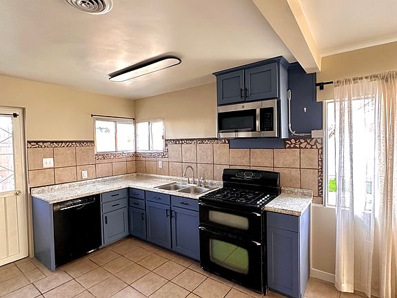 5th image of 1145 Chiquita Ave