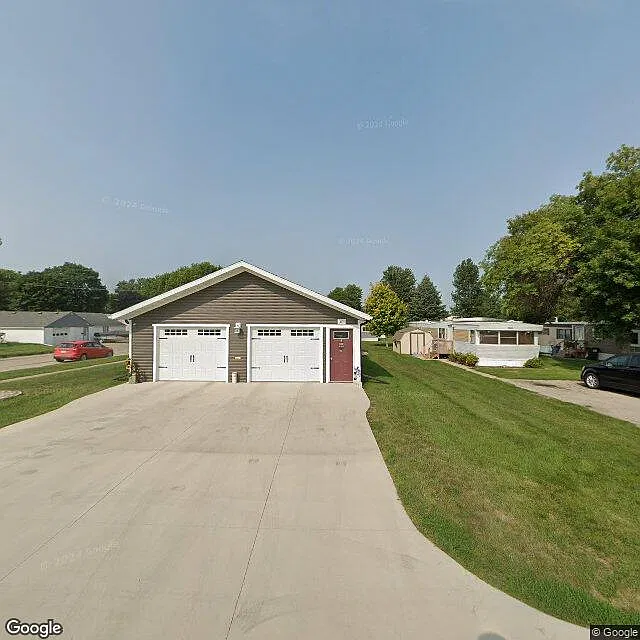 535 N 6th Ave - 3 Bedroom home with 2 car garage — Photo 1