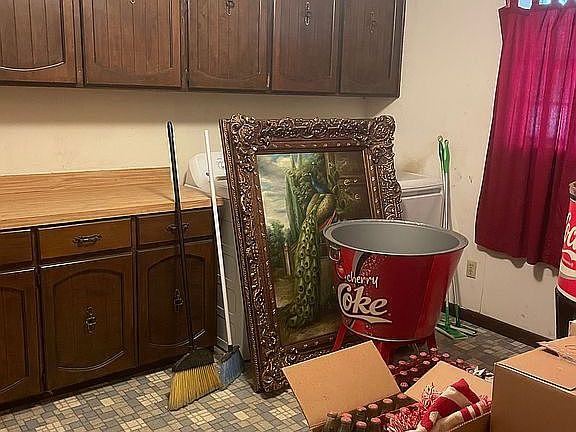 3rd image of 341 Peacock Dr