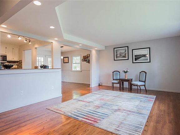 4th image of 5407 Park Ave