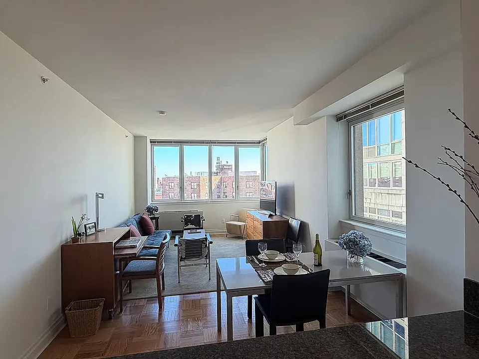 1510 Lexington Ave #12Q