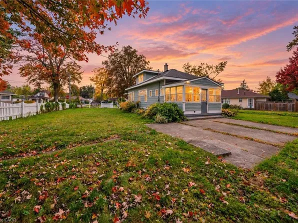 42 Cambridge Rd E, Fort Erie, ON L0S 1B0