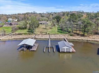 15 Pine Dale Dr, Guntersville, AL 35976