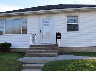 305 39th St NE, Cedar Rapids, IA 52402