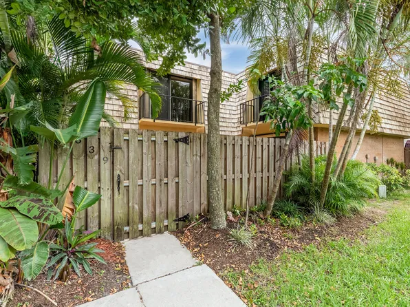 339 Lake Arbor Drive, Palm Springs, FL 33461