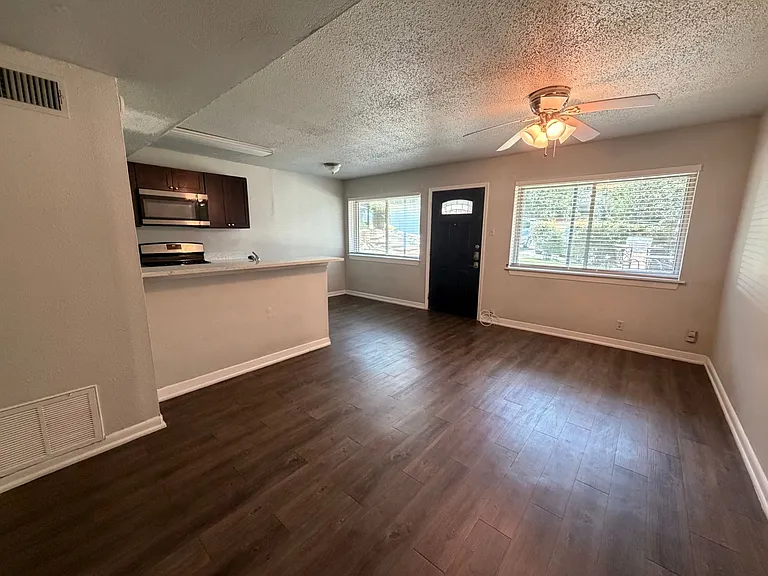 1202 Newning Ave #109 — Photo 3