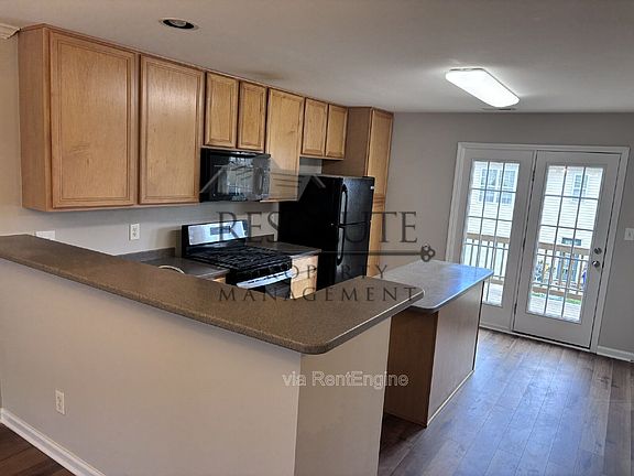 4th image of 9804 Grettle Ct