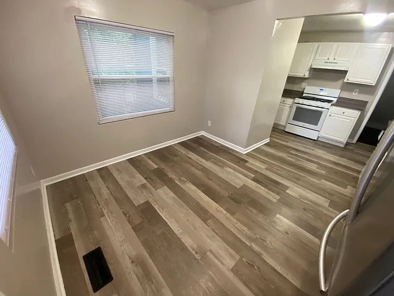 428 E. Lane Ave — Photo 15