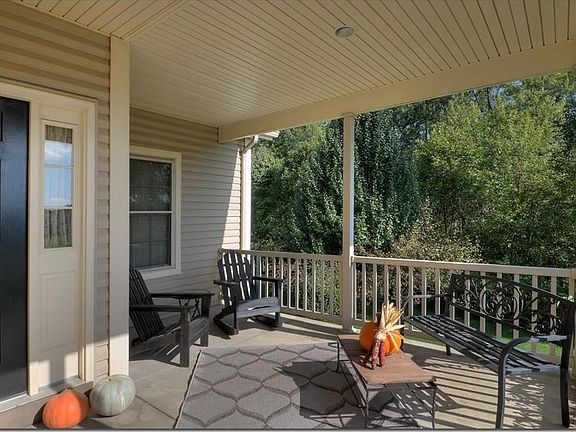 3rd image of 1087 White Rose Cir