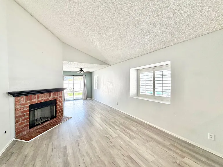 23986 Falconer Dr — Photo 17