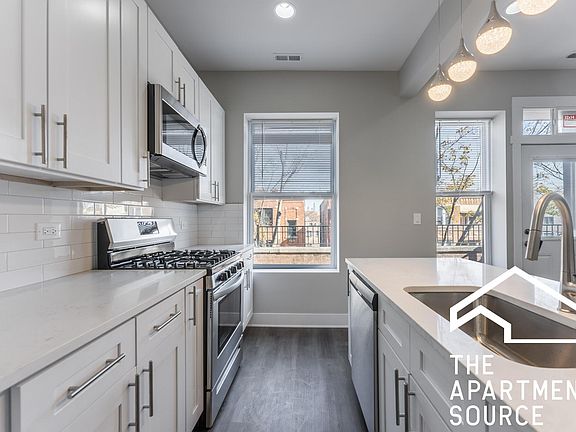2nd image of 818 N Oakley Blvd #3A