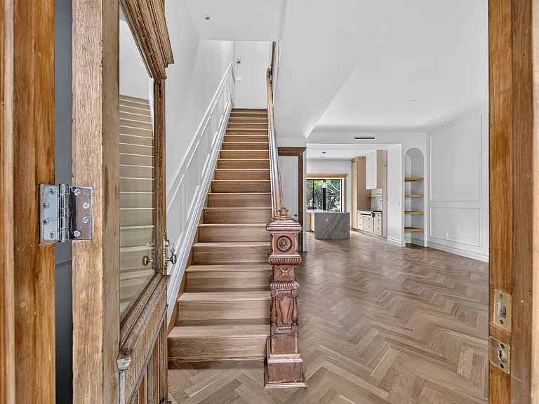 552 Macon St #2 — Photo 7