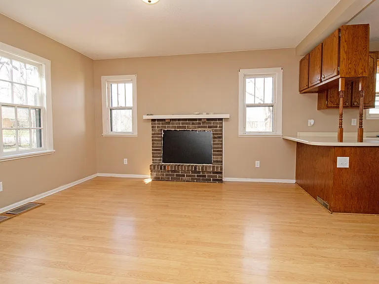 1563 6th Ave N #1 — Photo 7