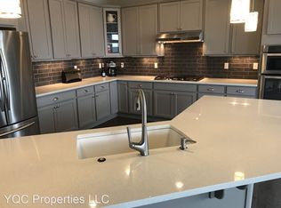 660 N V St, Washougal, WA 98671