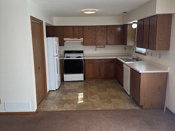 2nd image of 1109 Columbia Ave #1