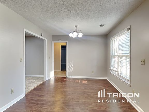 4th image of 389 Hillridge Dr