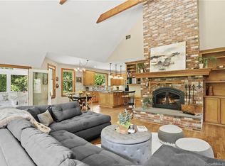 12 N Calvin Rd, Weston, CT 06883