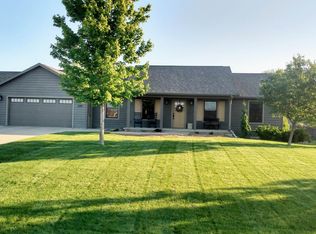 1114 16th St SE, Sioux Center, IA 51250
