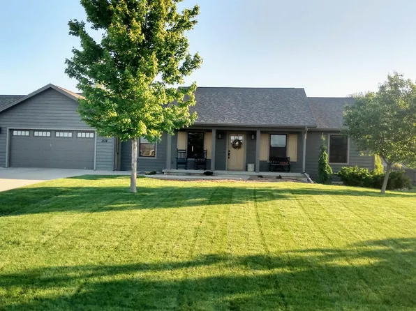 1114 16th St SE, Sioux Center, IA 51250