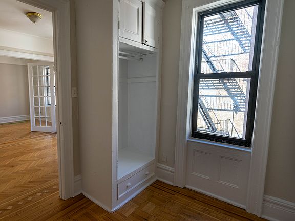 2nd image of 189 Claremont Ave APT 61
