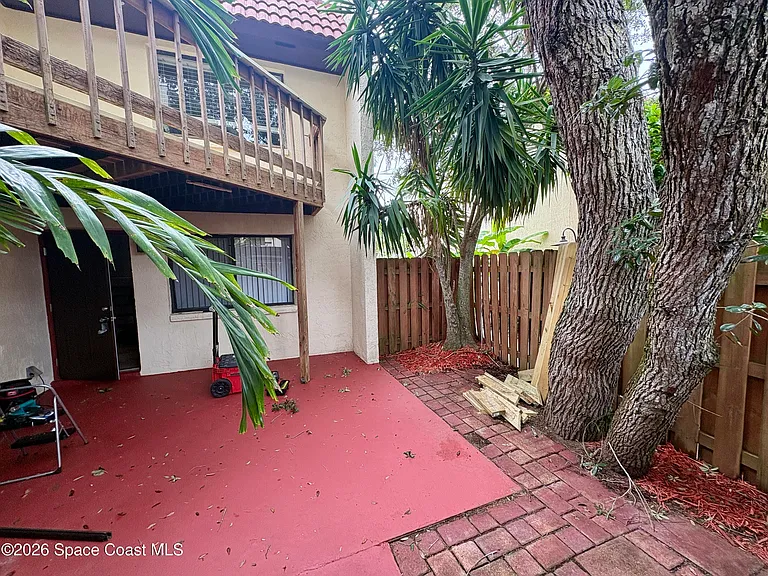 8789 Live Oak Ct — Photo 2