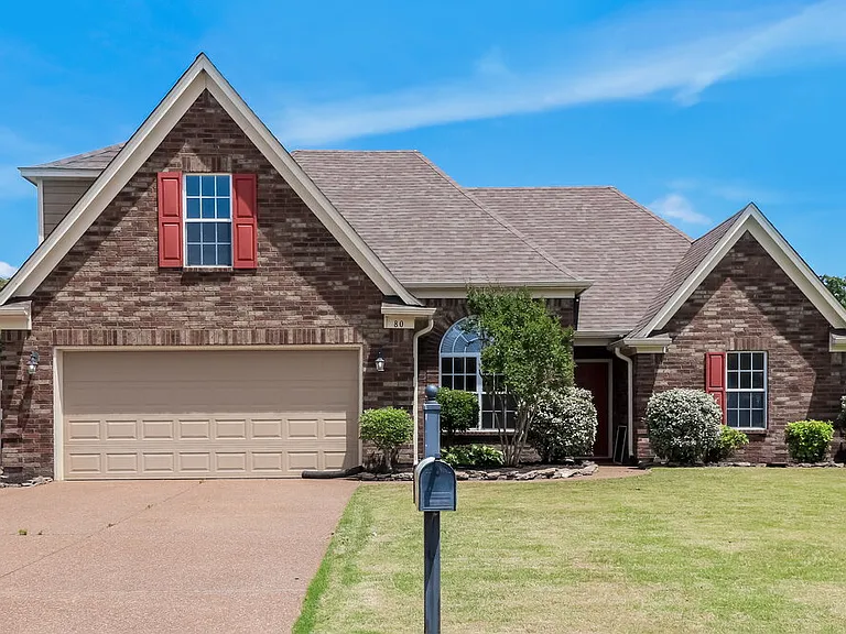 80 Tate Dr — Photo 1