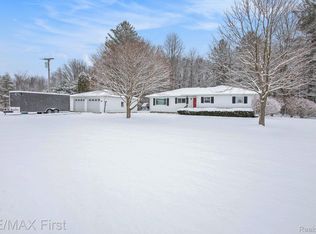 5680 Cribbins Rd, North Street, MI 48049