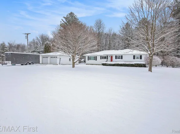 5680 Cribbins Rd, North Street, MI 48049