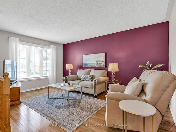 3rd image of 205 Carroll Cres