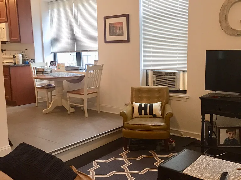 1353 N State Pkwy #5D — Photo 5