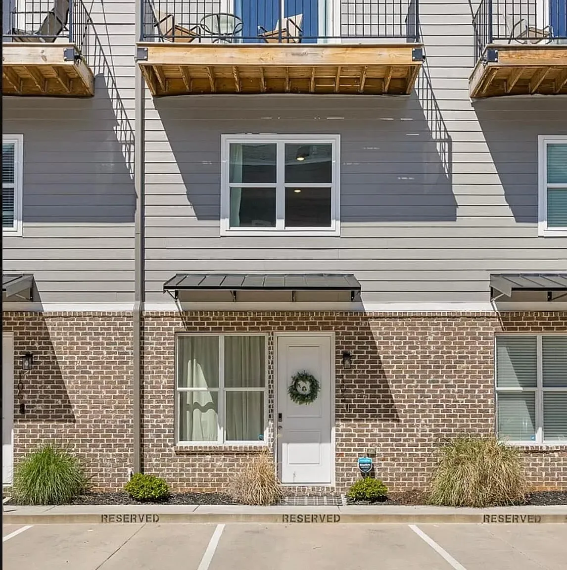 1 bed, 1.5 bath, 1174 sqft, $2,000 — Photo 1