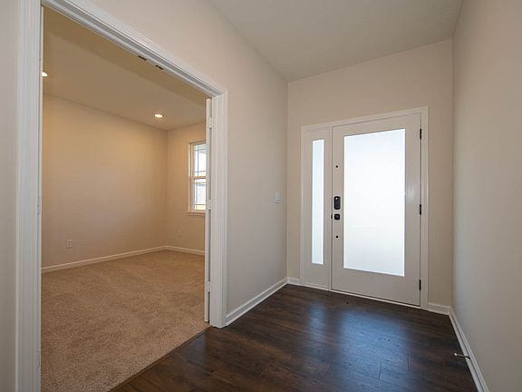 5th image of 7715 Rolling Green Dr