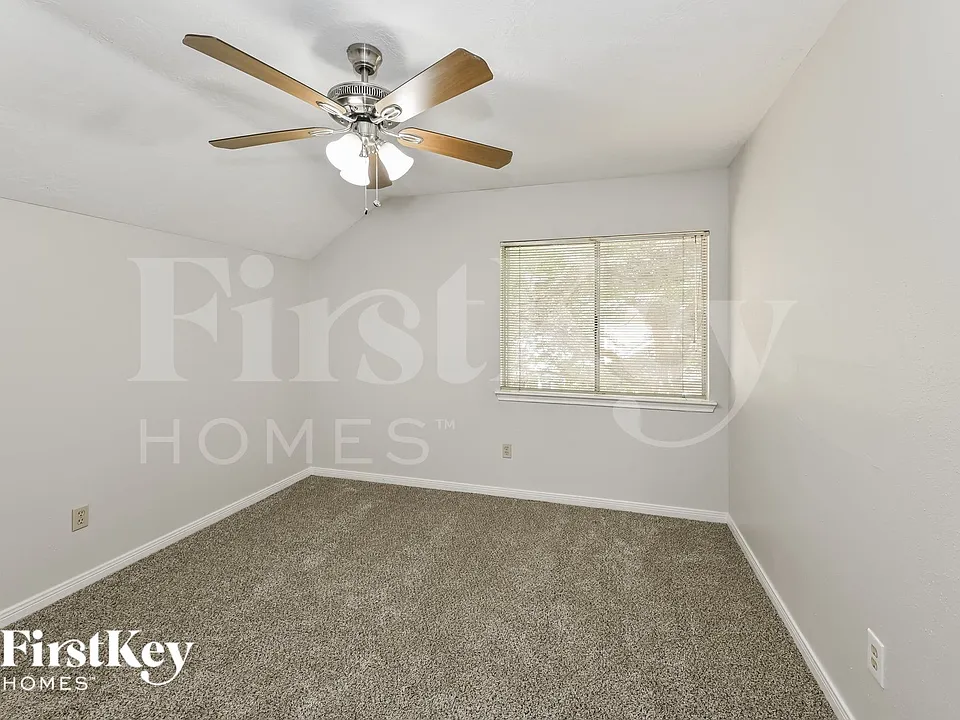 15966 Oak Mountain Dr