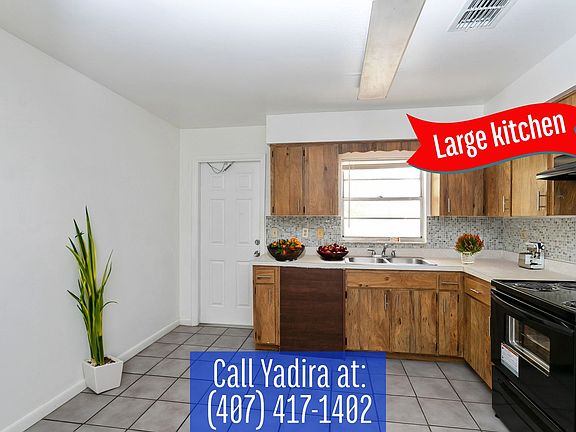 4th image of 3201 Pershing St #3207