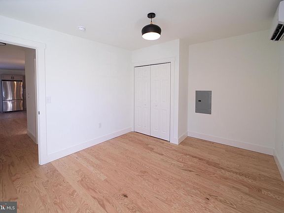 5th image of 449 W King St