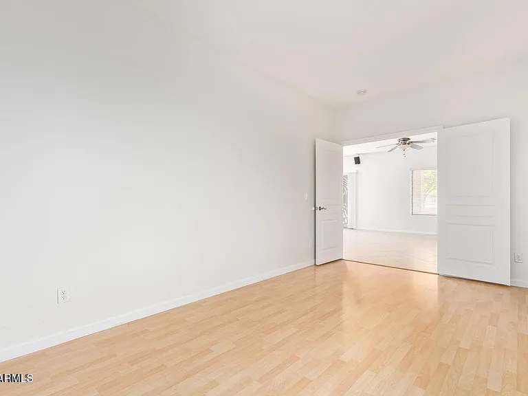 4542 N 111th Dr — Photo 23