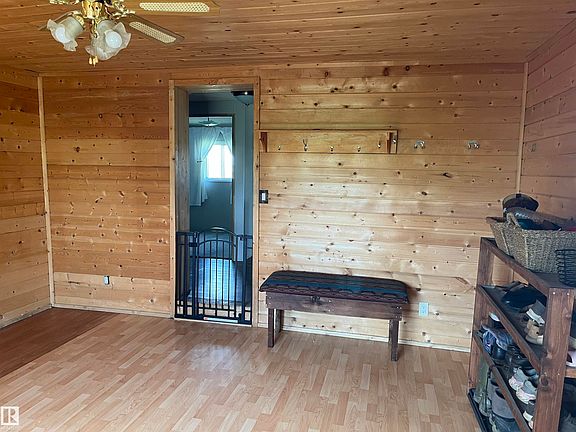 2nd image of 48028 Range Road 133